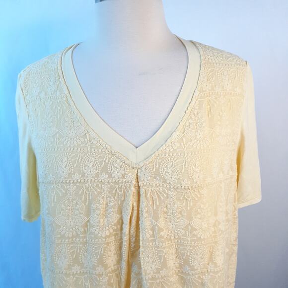 Sundance Easy V Neck Yellow Embordered Top Tee Size Small Pleated Western Pleat - Picture 3 of 8